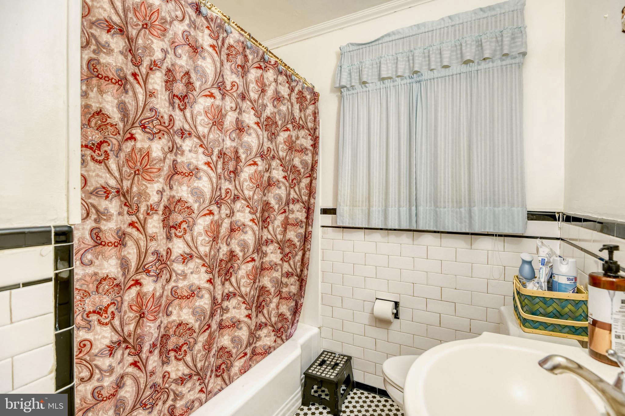 HOLABIRD PARK - Residential