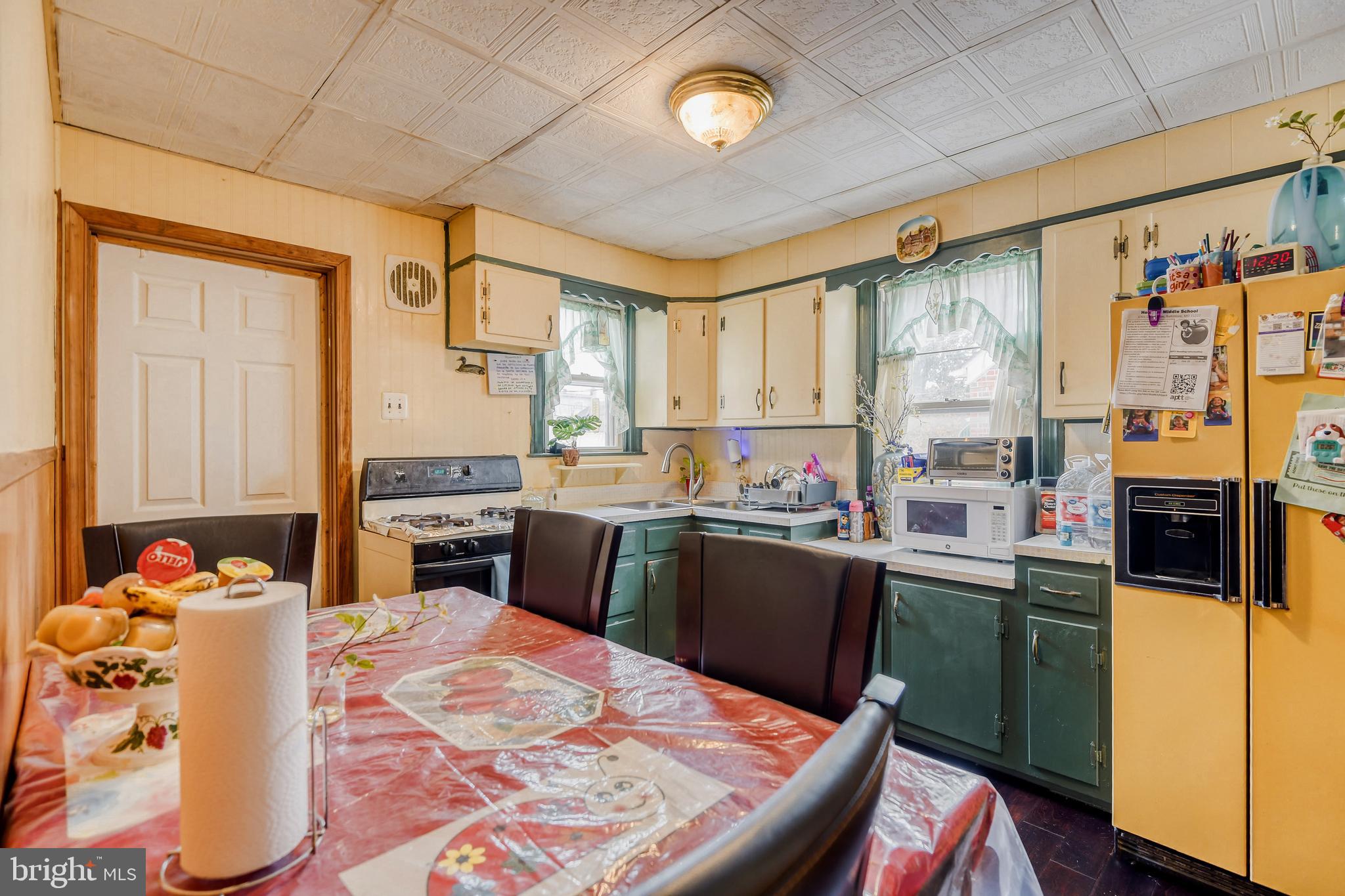 HOLABIRD PARK - Residential