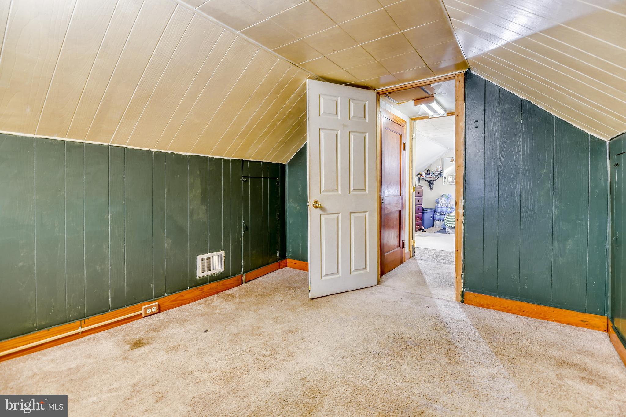 HOLABIRD PARK - Residential