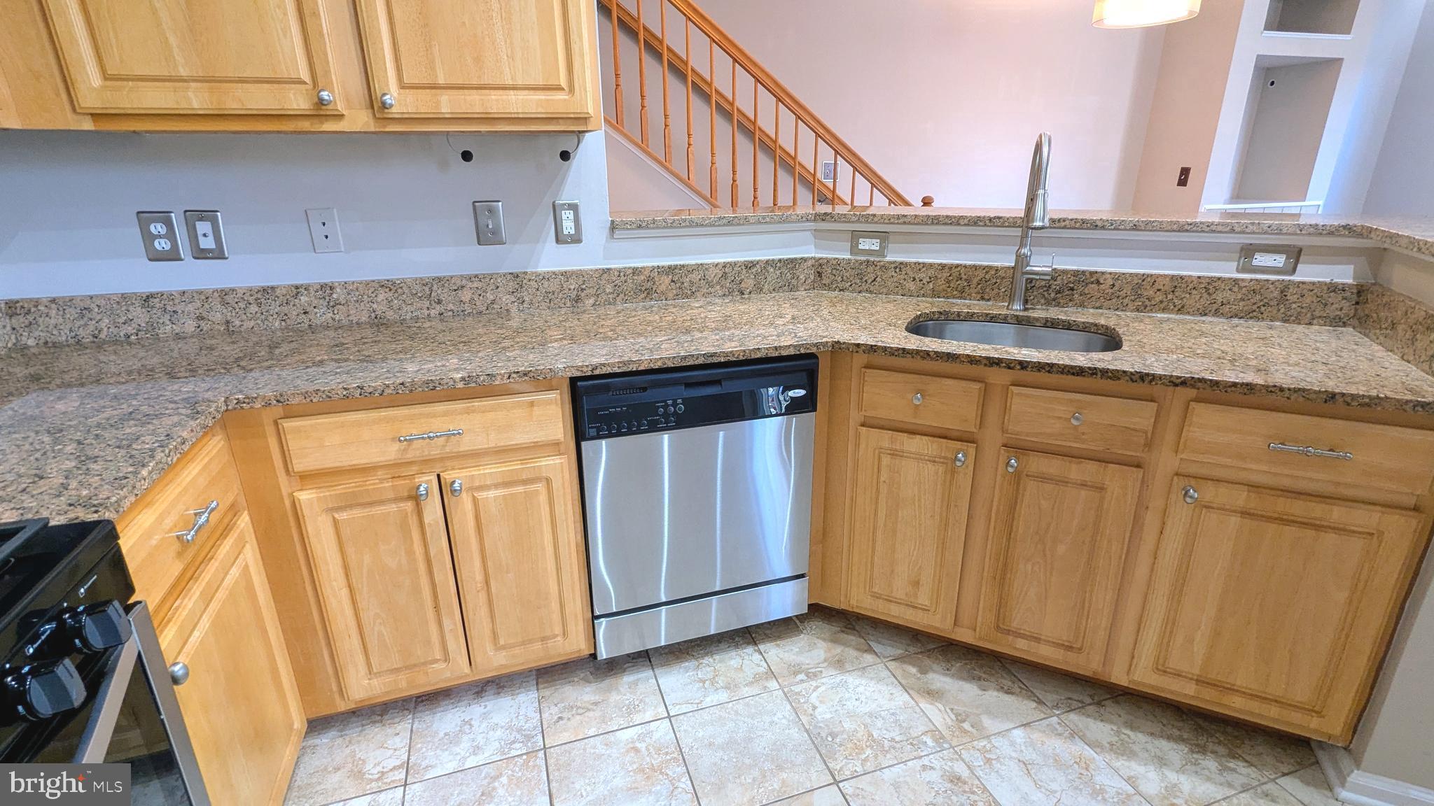 ROYALTON CONDOS AT KING FARM - Residential Lease