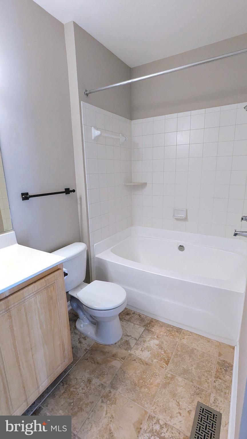 ROYALTON CONDOS AT KING FARM - Residential Lease