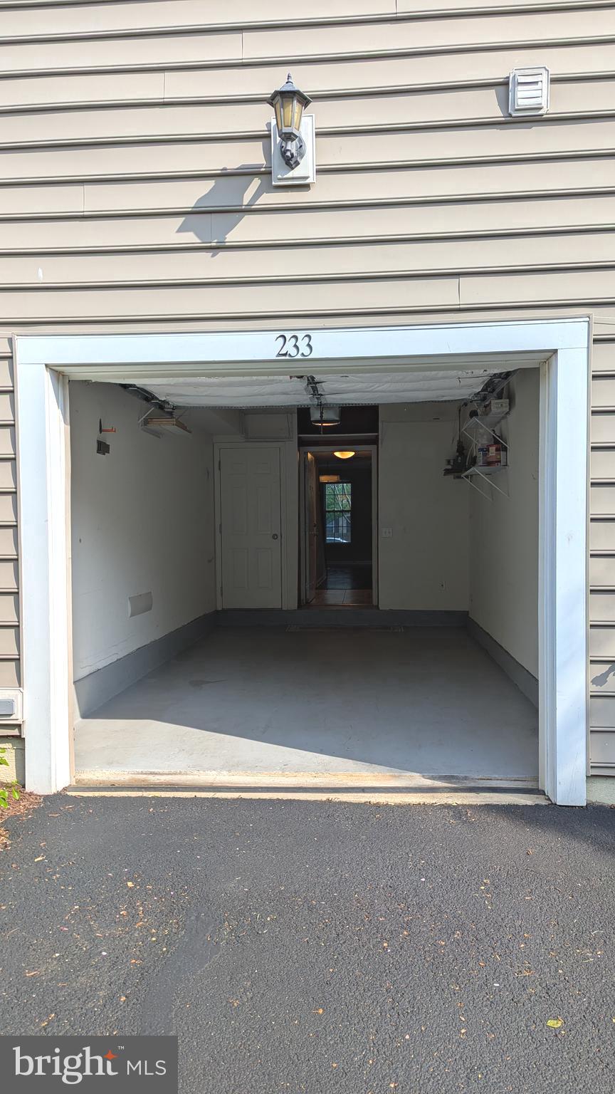 ROYALTON CONDOS AT KING FARM - Residential Lease