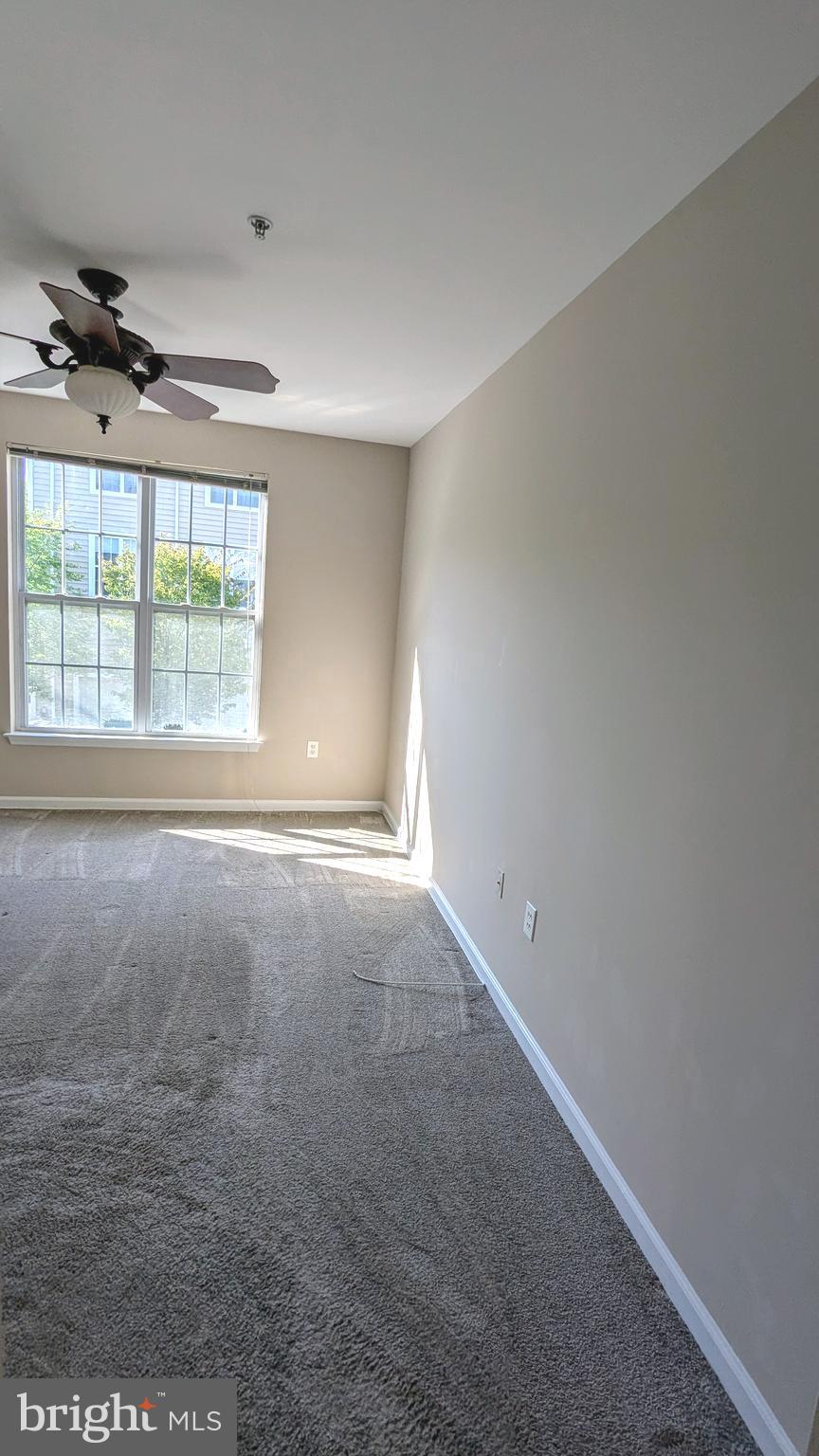 ROYALTON CONDOS AT KING FARM - Residential Lease