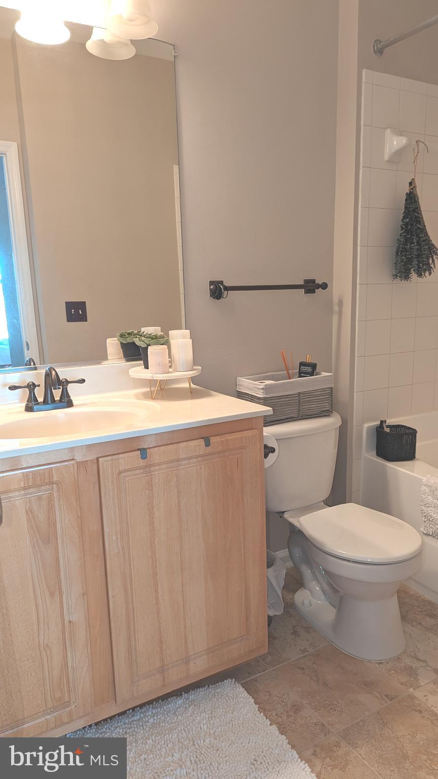 ROYALTON CONDOS AT KING FARM - Residential Lease