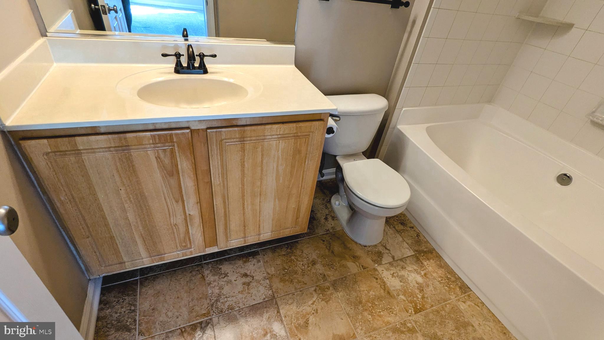 ROYALTON CONDOS AT KING FARM - Residential Lease