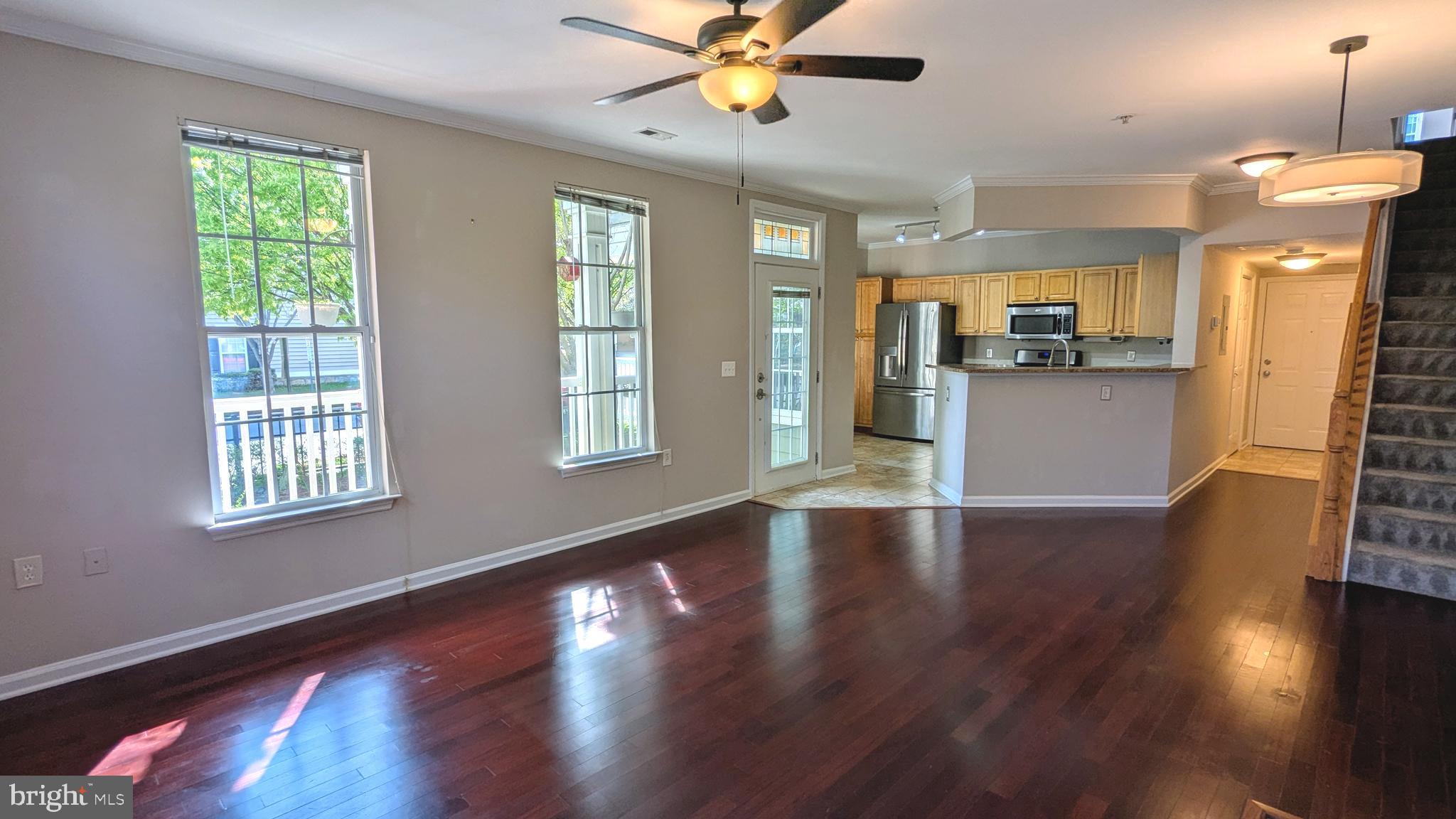 ROYALTON CONDOS AT KING FARM - Residential Lease