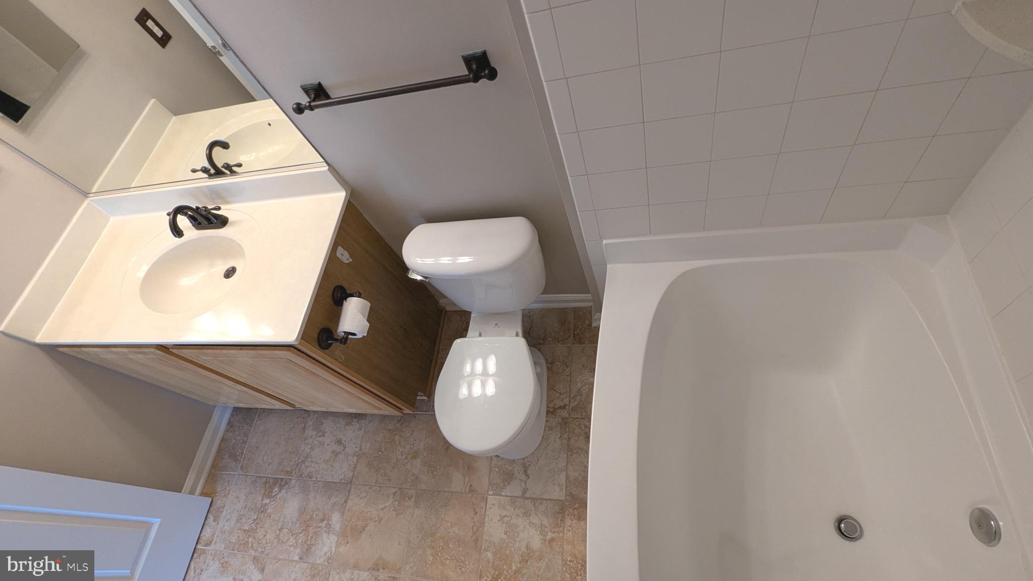 ROYALTON CONDOS AT KING FARM - Residential Lease