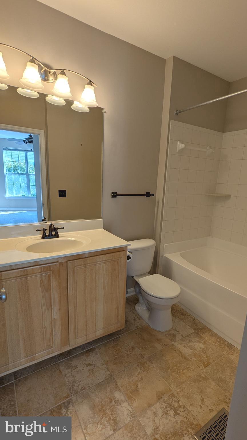 ROYALTON CONDOS AT KING FARM - Residential Lease