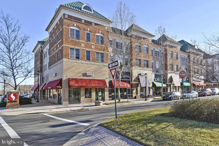 ROYALTON CONDOS AT KING FARM - Residential Lease