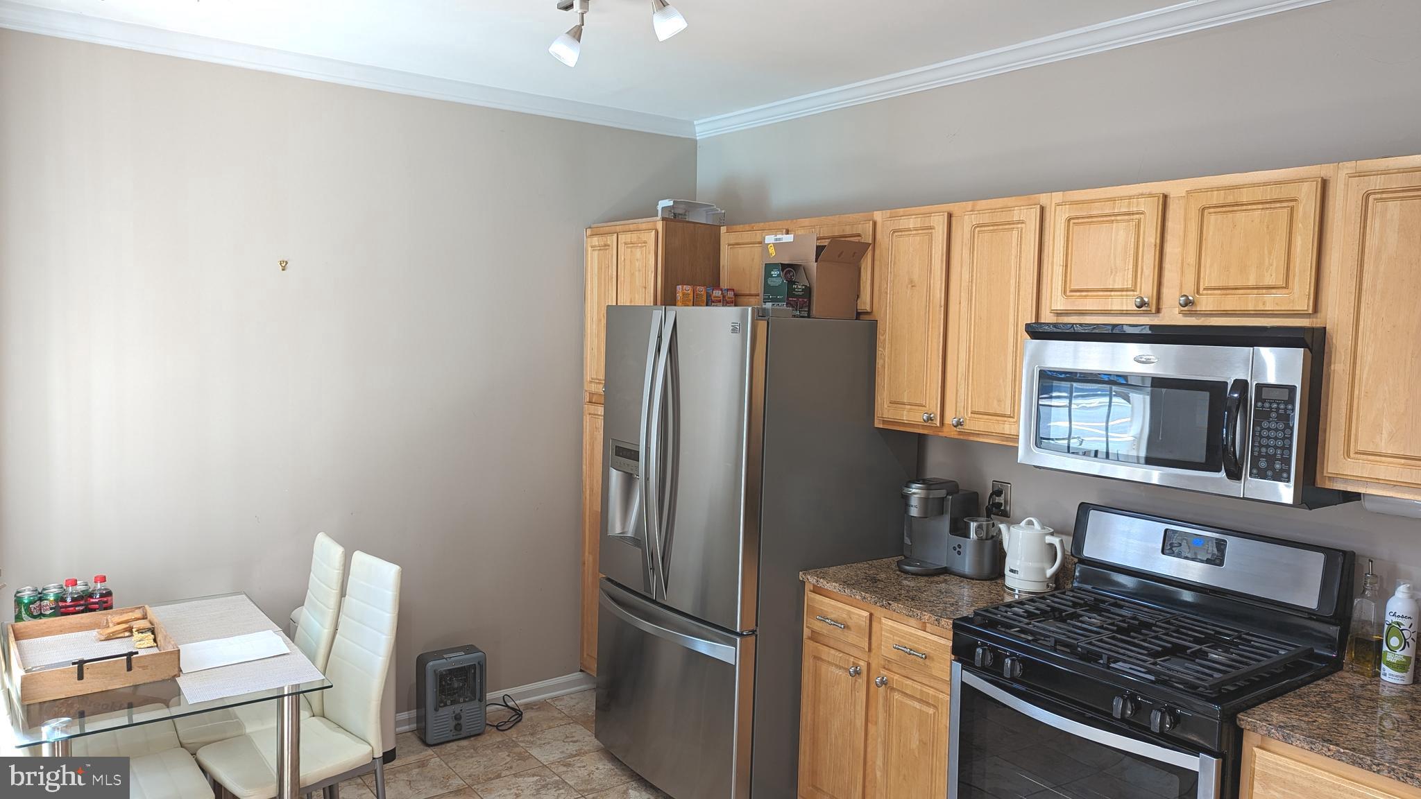 ROYALTON CONDOS AT KING FARM - Residential Lease