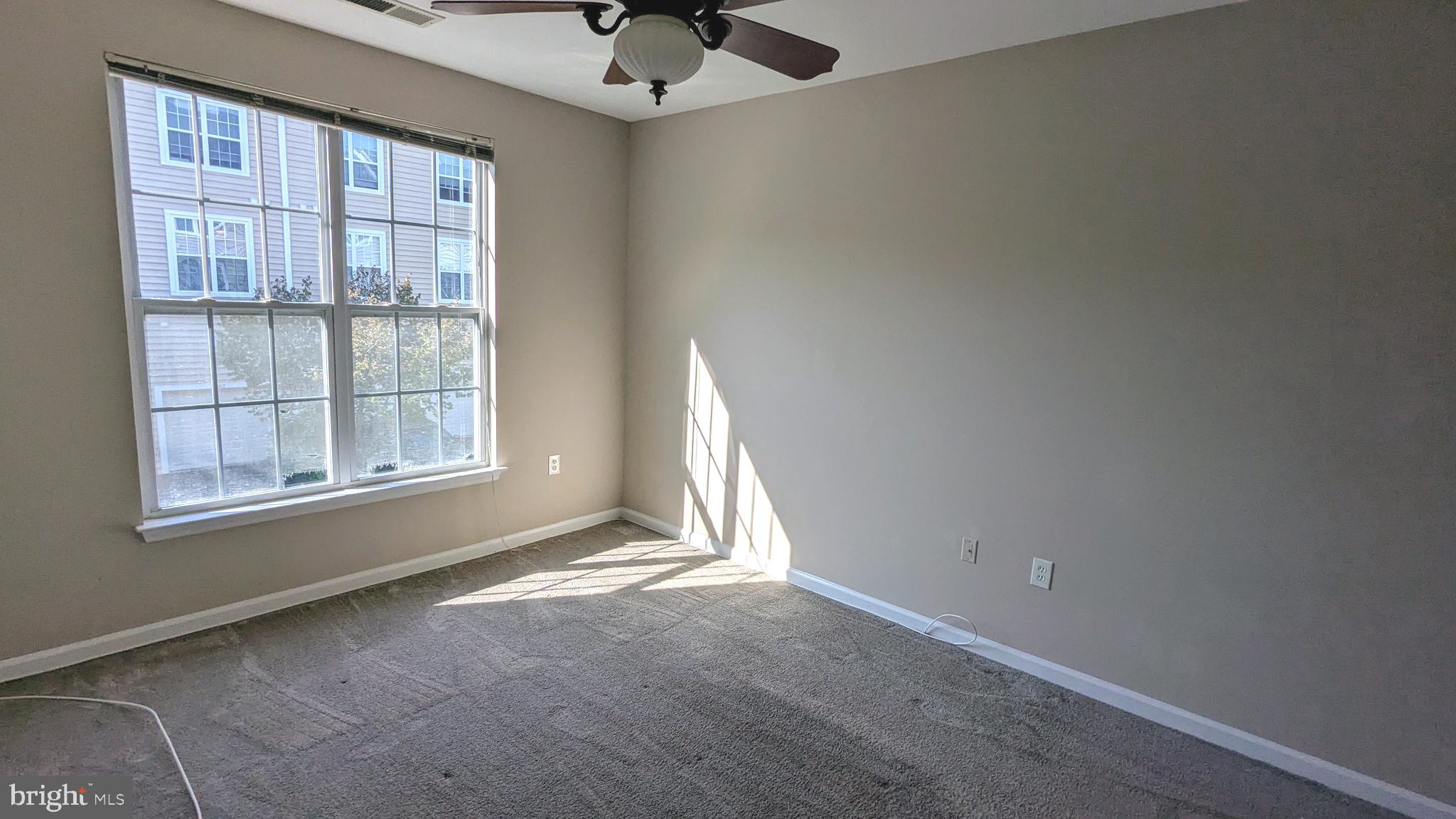 ROYALTON CONDOS AT KING FARM - Residential Lease