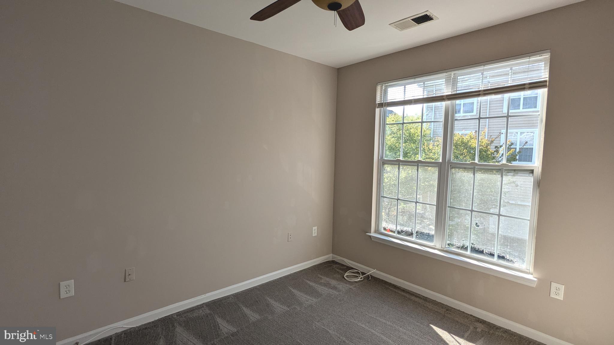 ROYALTON CONDOS AT KING FARM - Residential Lease