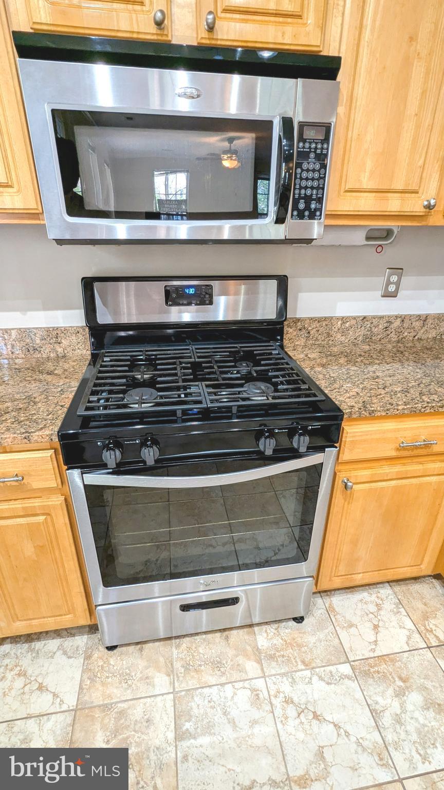 ROYALTON CONDOS AT KING FARM - Residential Lease