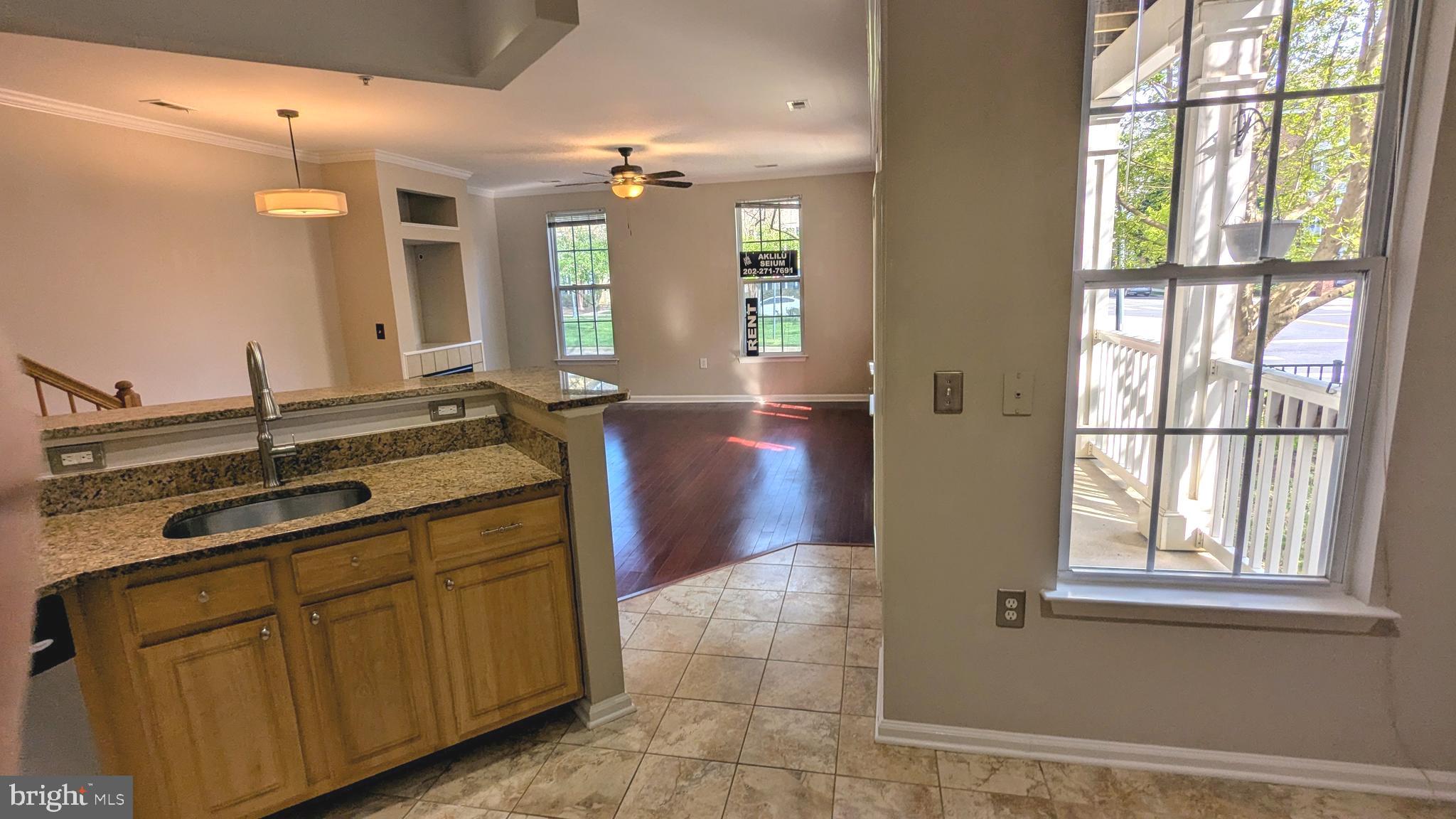 ROYALTON CONDOS AT KING FARM - Residential Lease