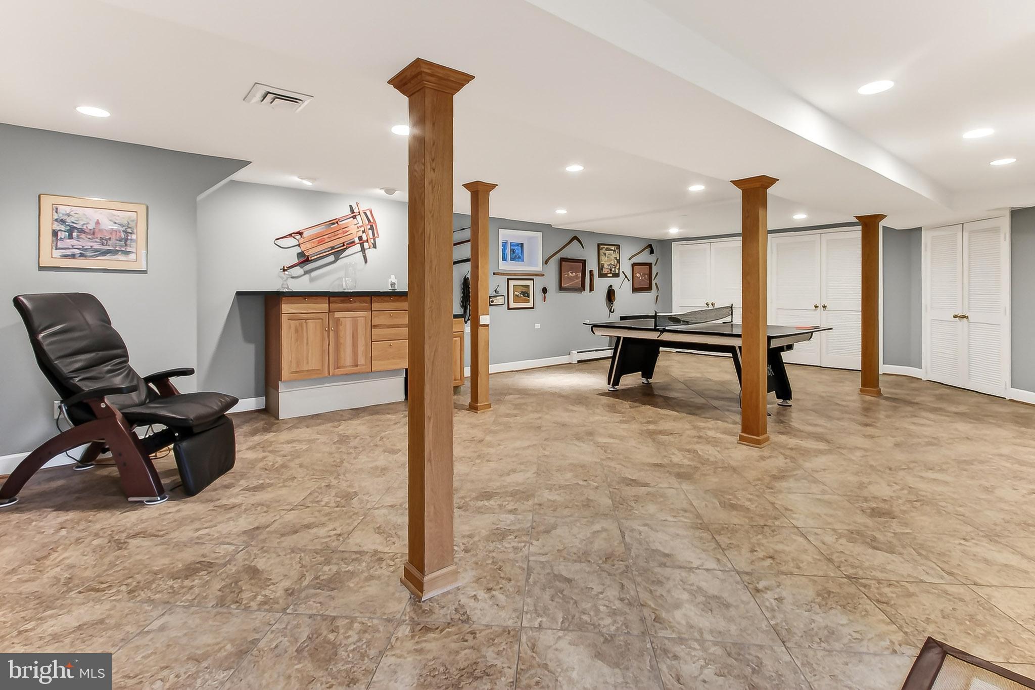 MOORE AND KEITH - Residential