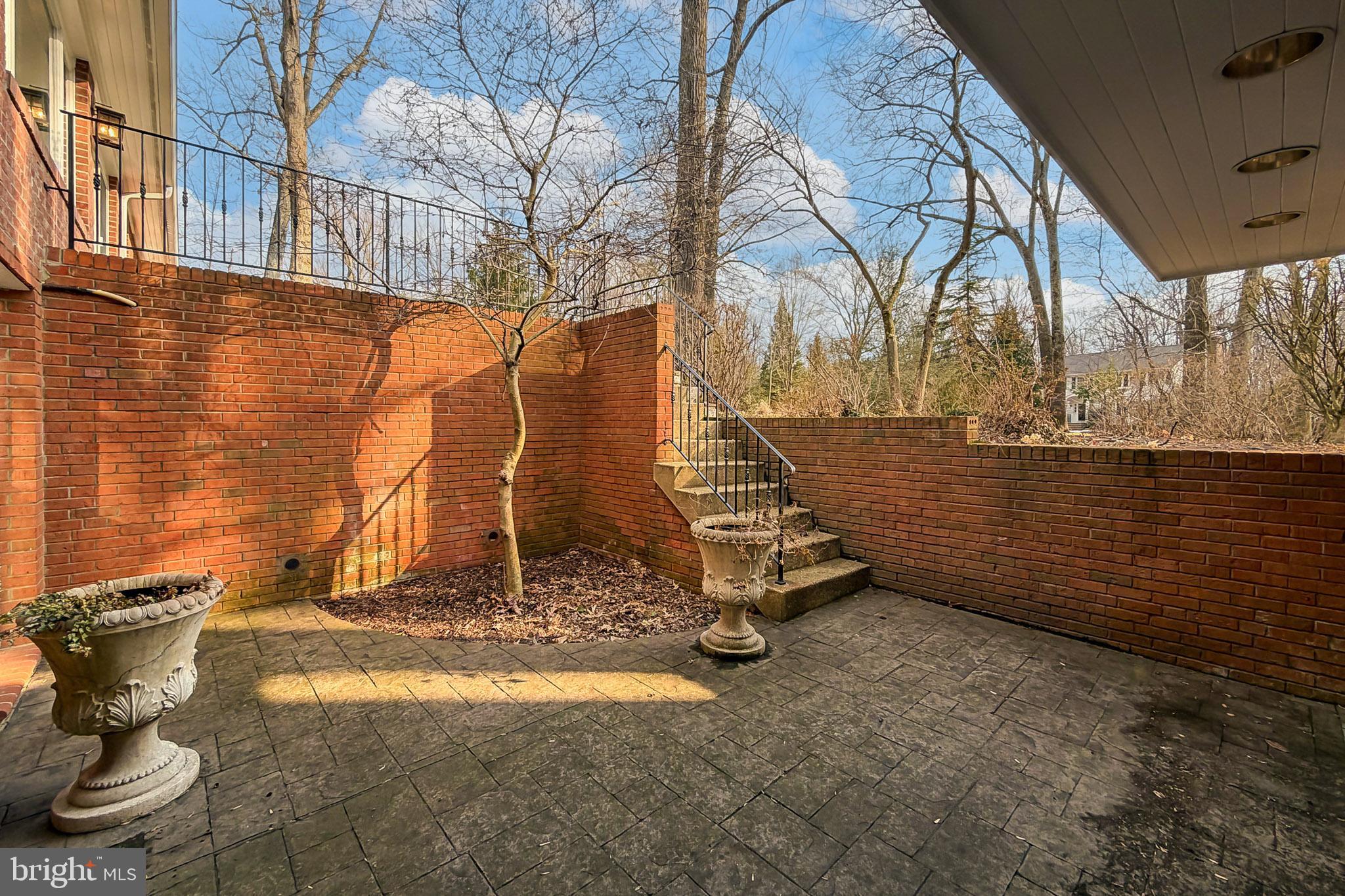 MOORE AND KEITH - Residential