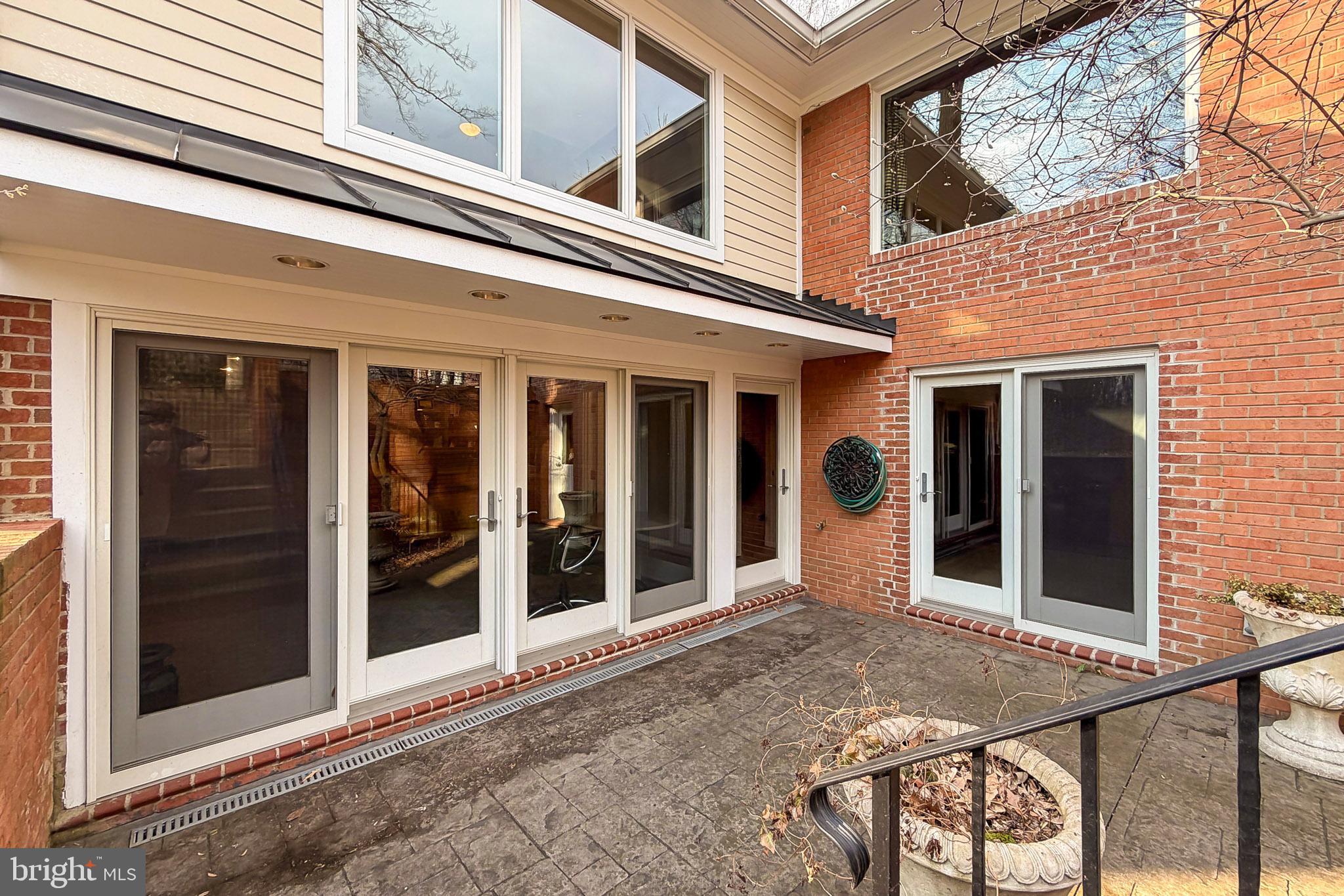 MOORE AND KEITH - Residential