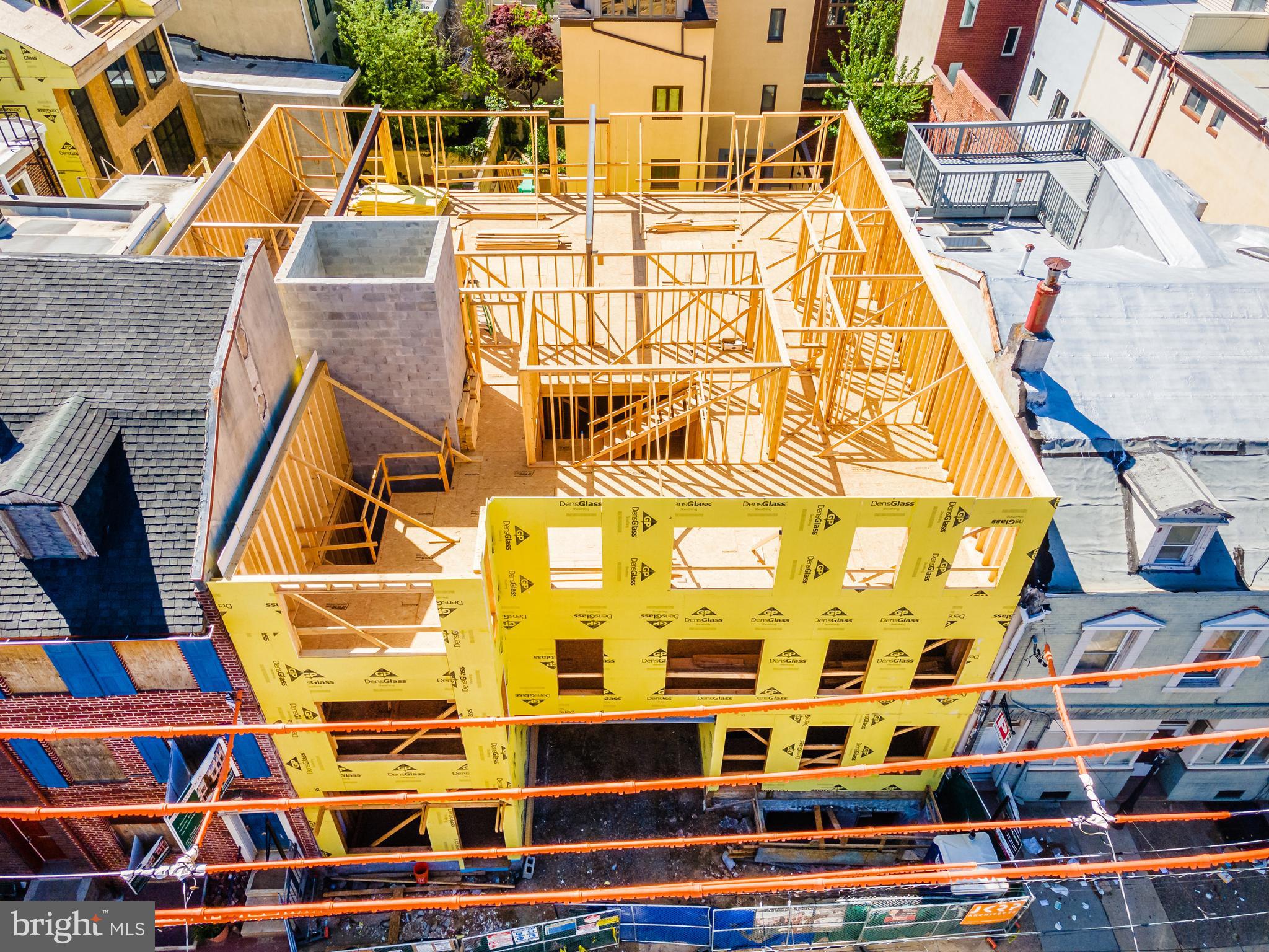 QUEEN VILLAGE - Residential