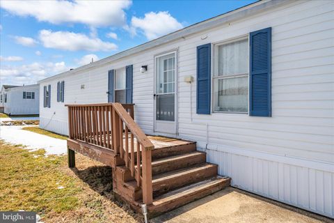 Mobile Home For Sale - 35115 Sunrise Court<br/> PITTSVILLE, MD 21850