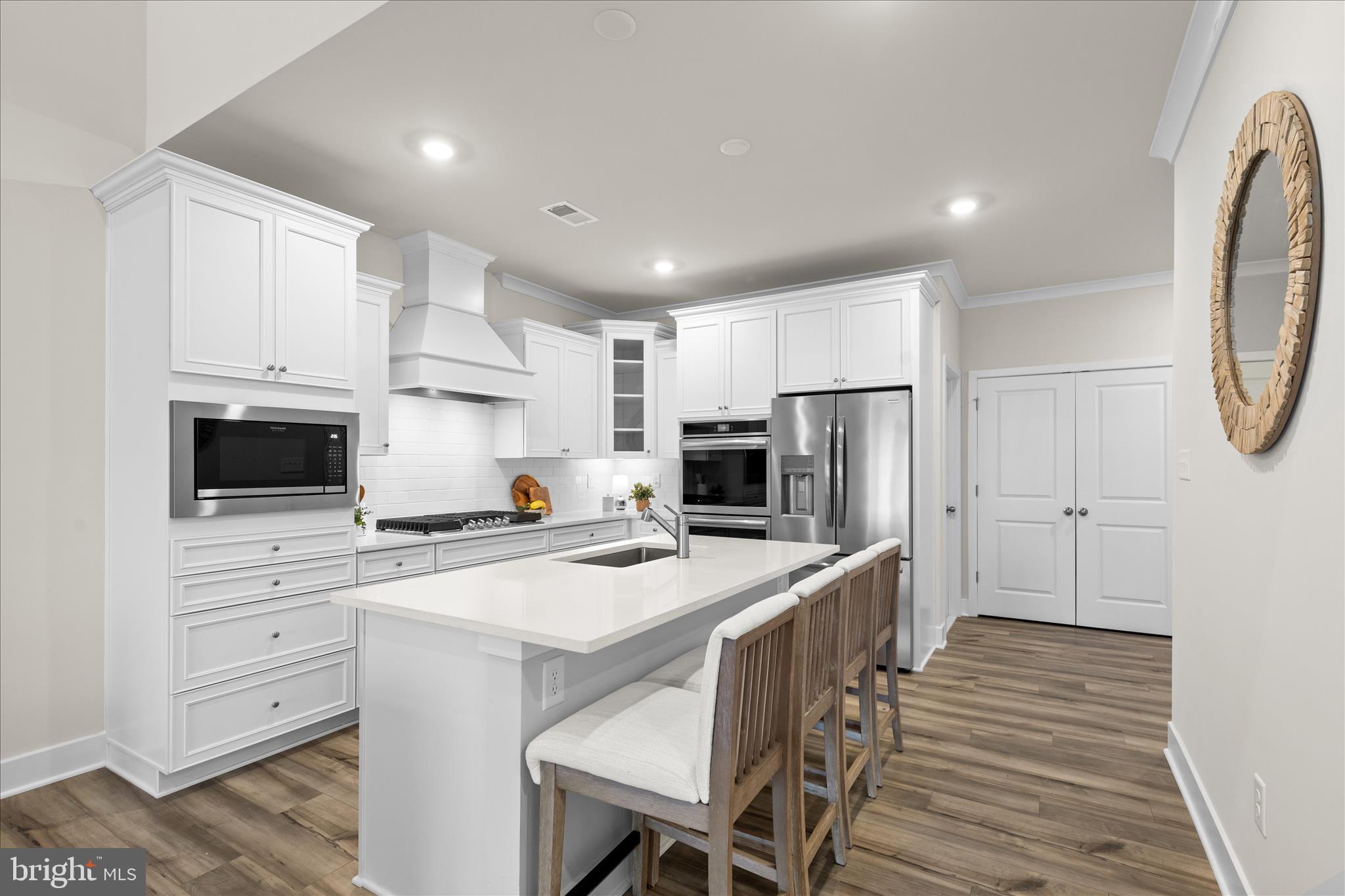 MILOS HAVEN - Residential