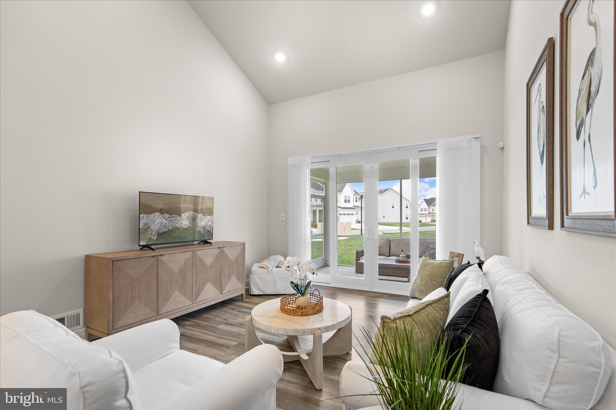 MILOS HAVEN - Residential