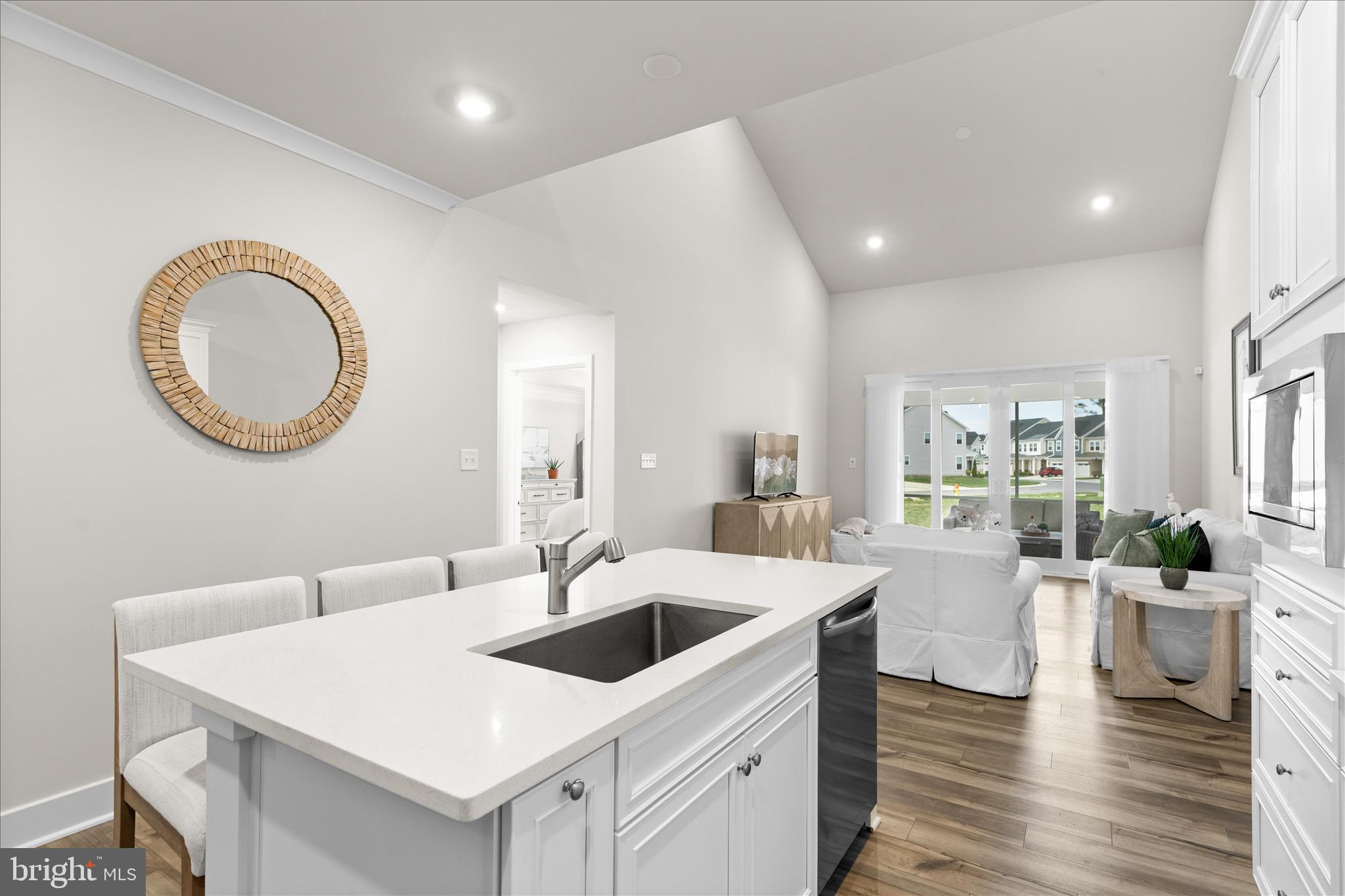 MILOS HAVEN - Residential