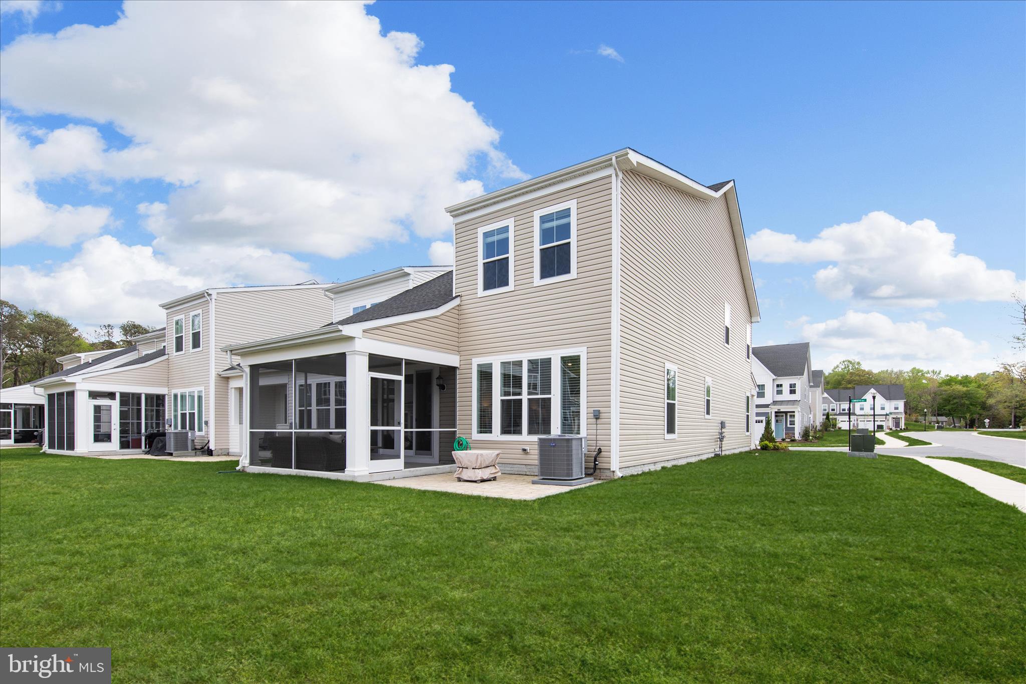 MILOS HAVEN - Residential