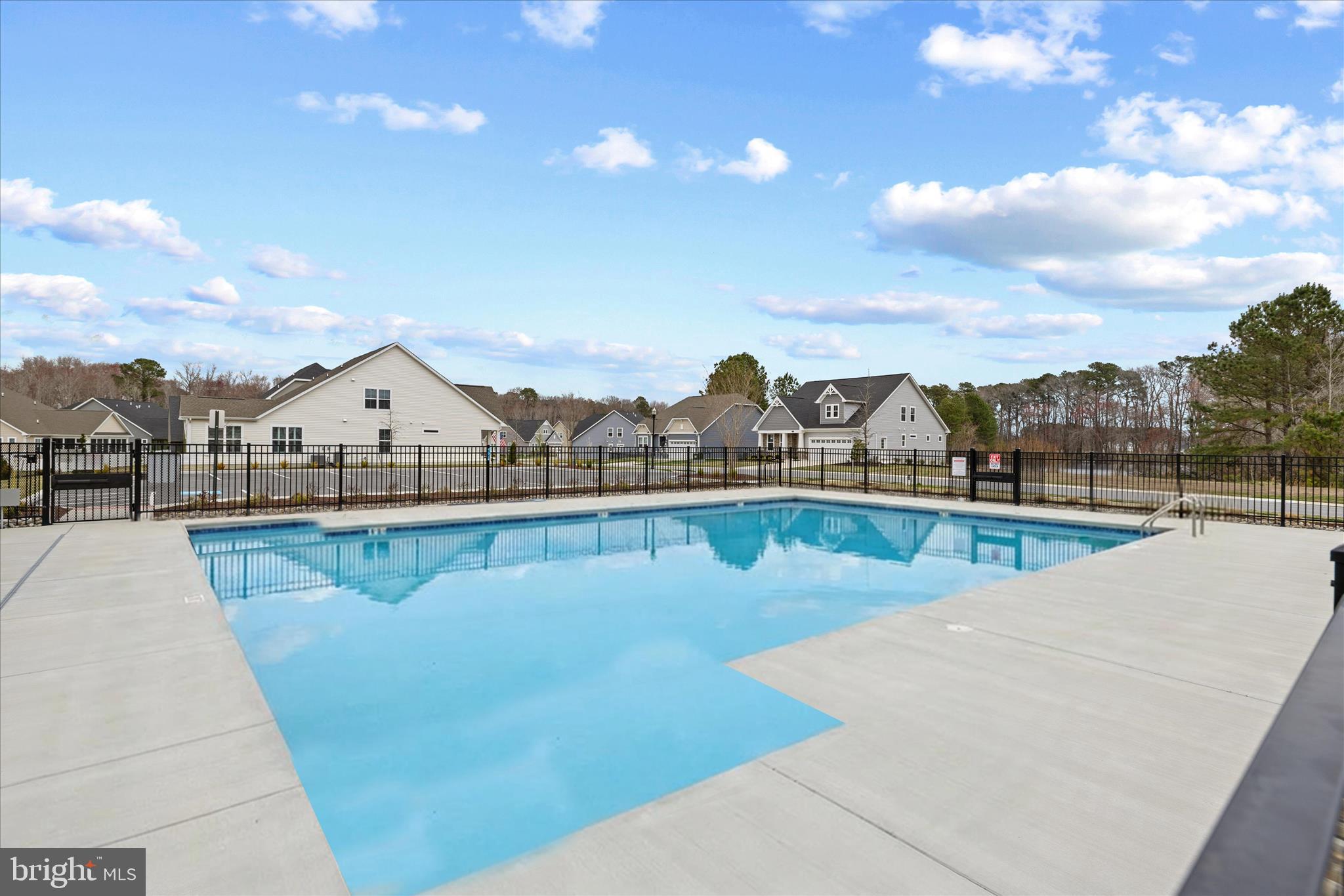 MILOS HAVEN - Residential