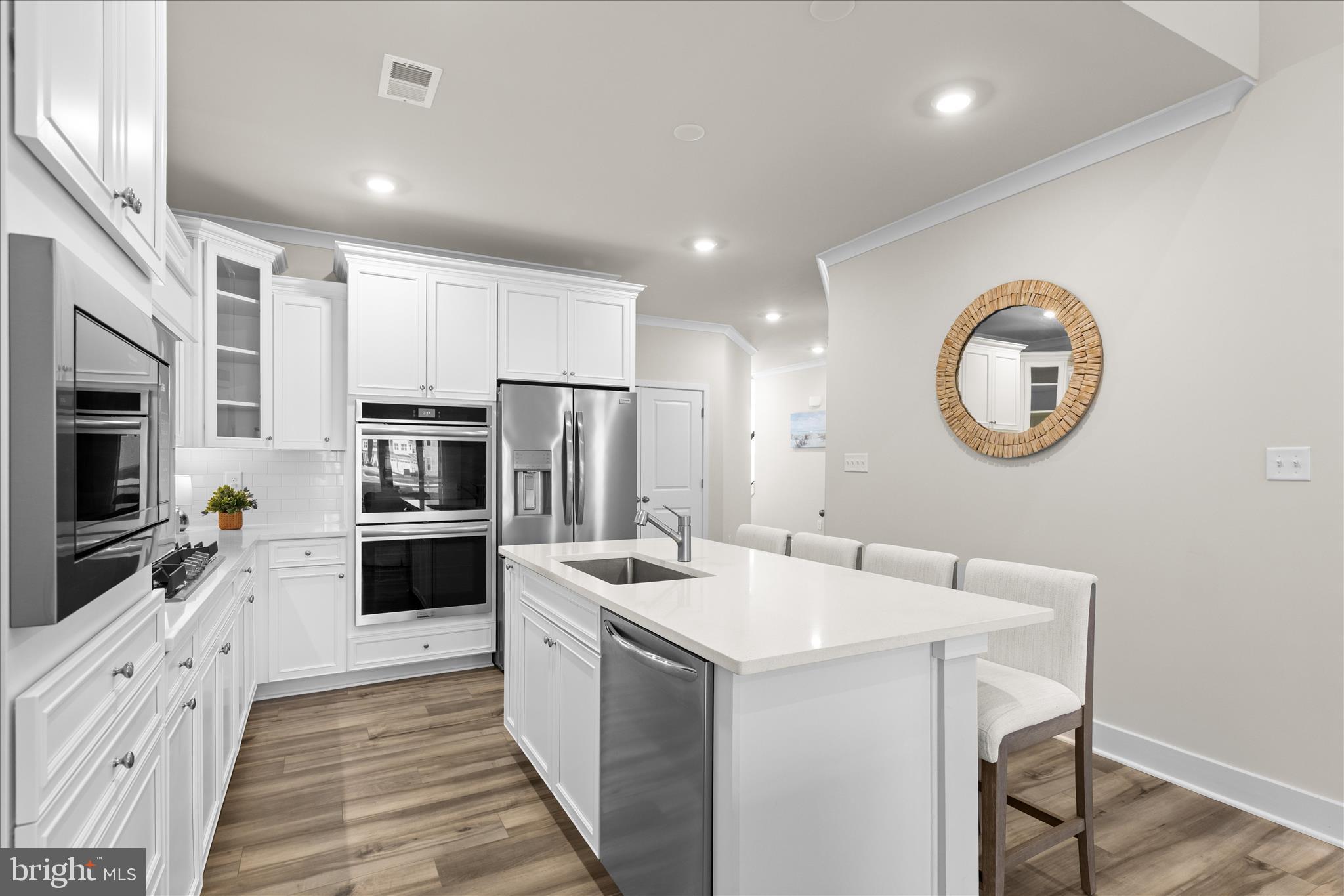 MILOS HAVEN - Residential