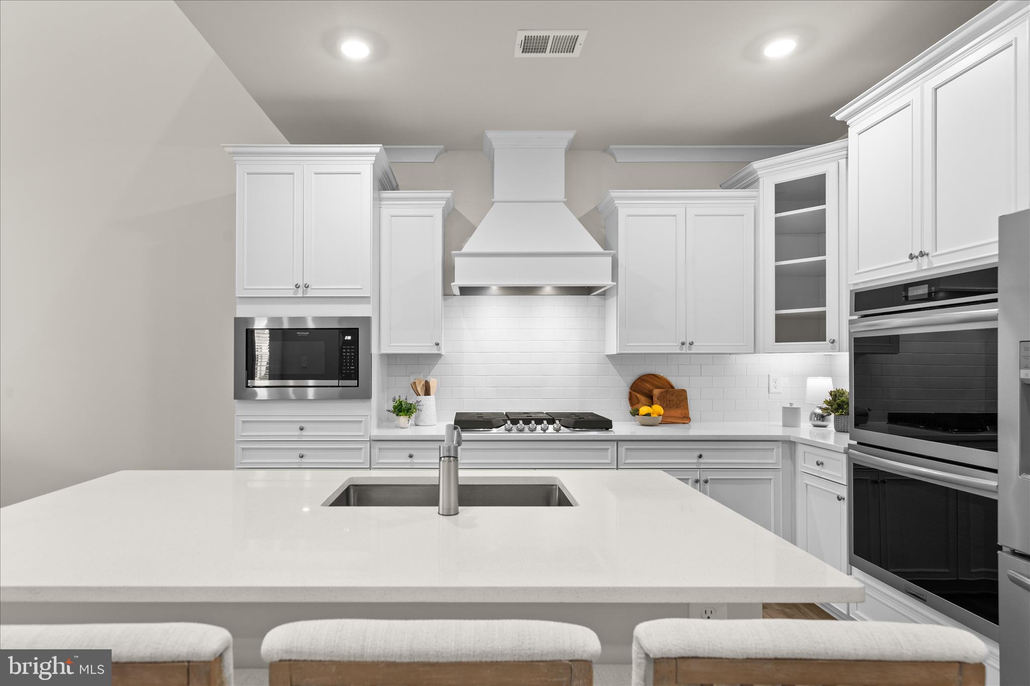 MILOS HAVEN - Residential