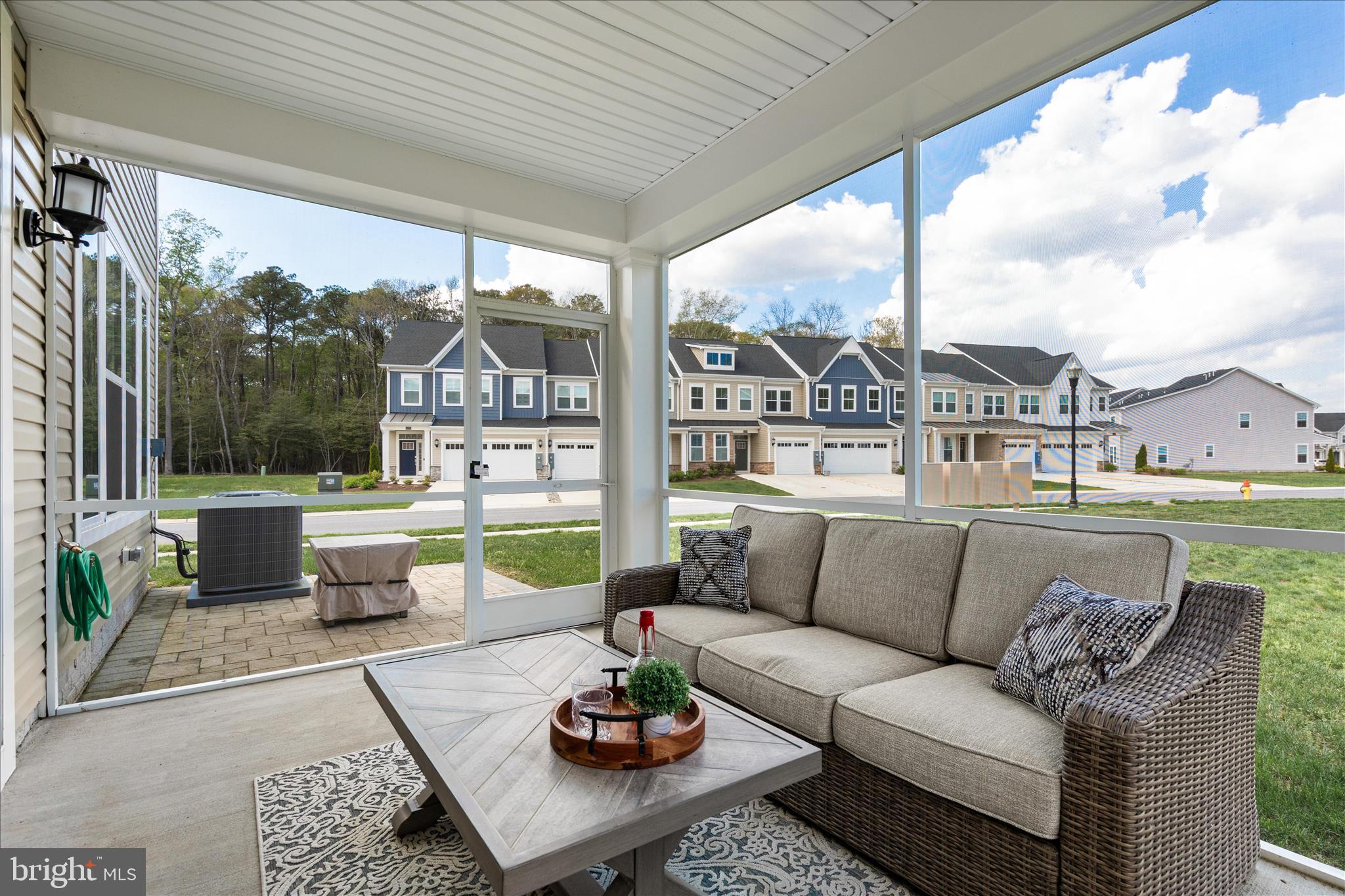 MILOS HAVEN - Residential