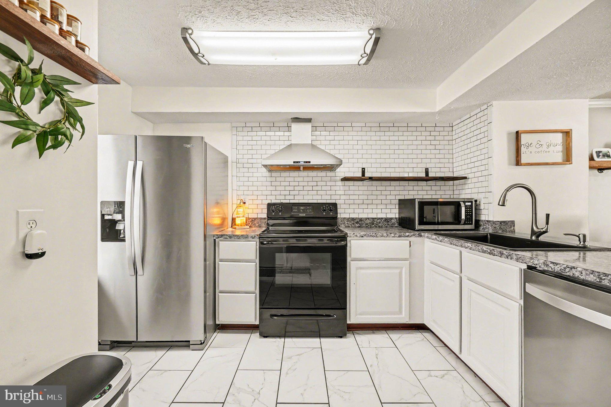 LAUREL VALLEY - Residential