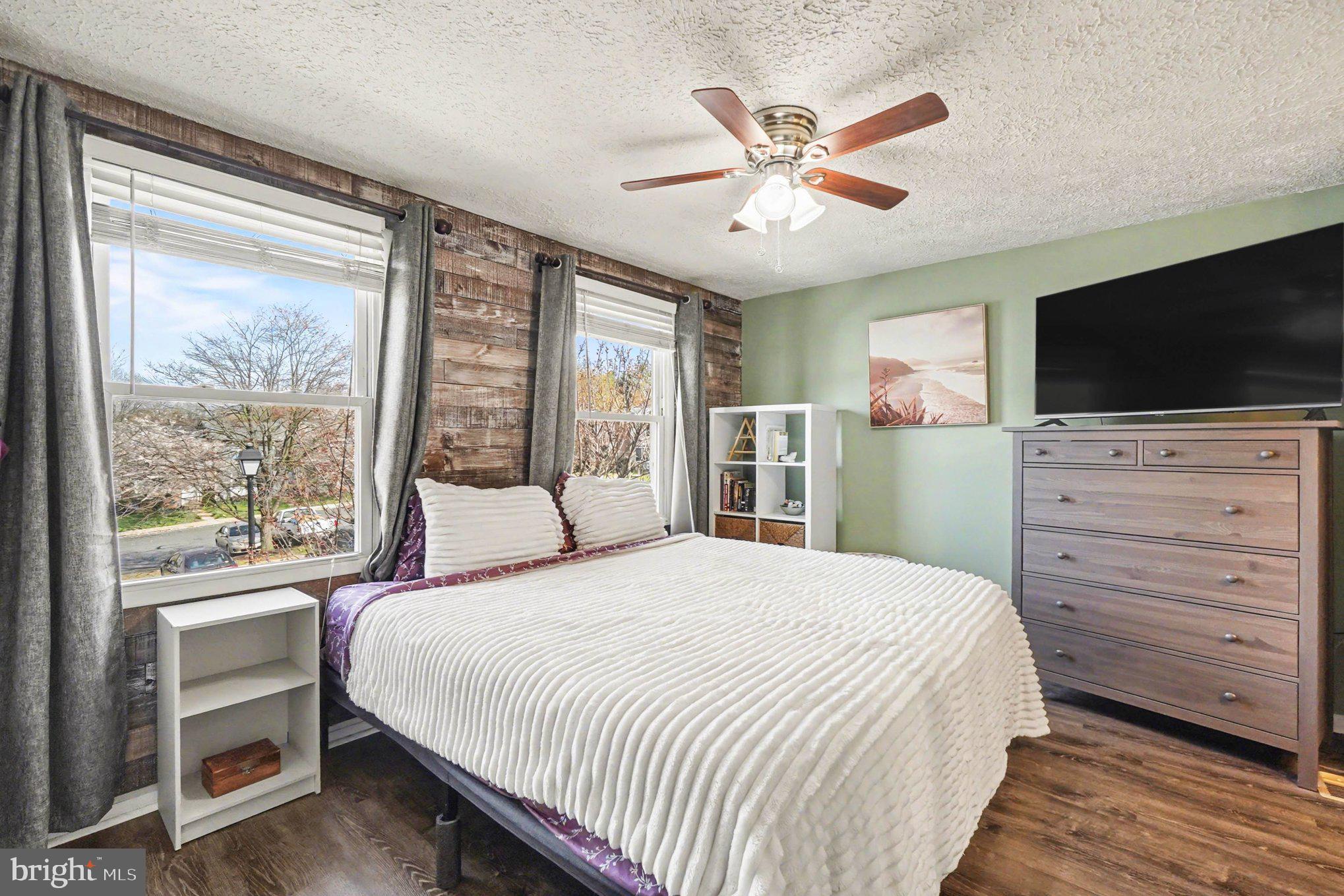 LAUREL VALLEY - Residential