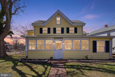 31 BANCROFT AVENUE COLONIAL BEACH VA 22443