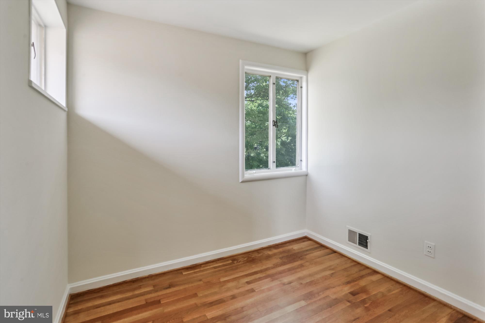 GREENWOOD KNOLLS - Residential