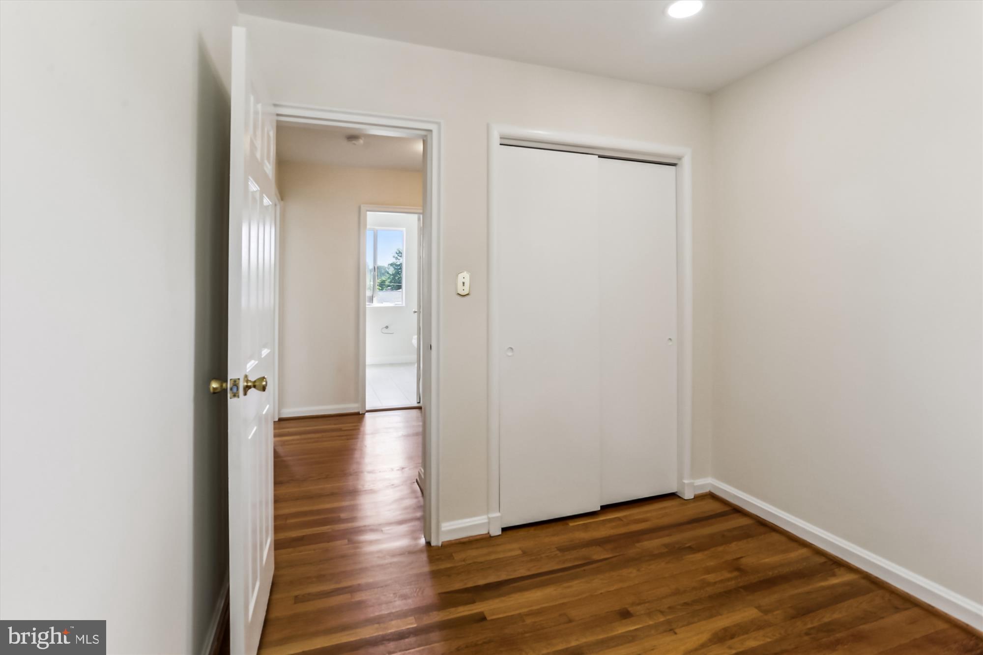 GREENWOOD KNOLLS - Residential