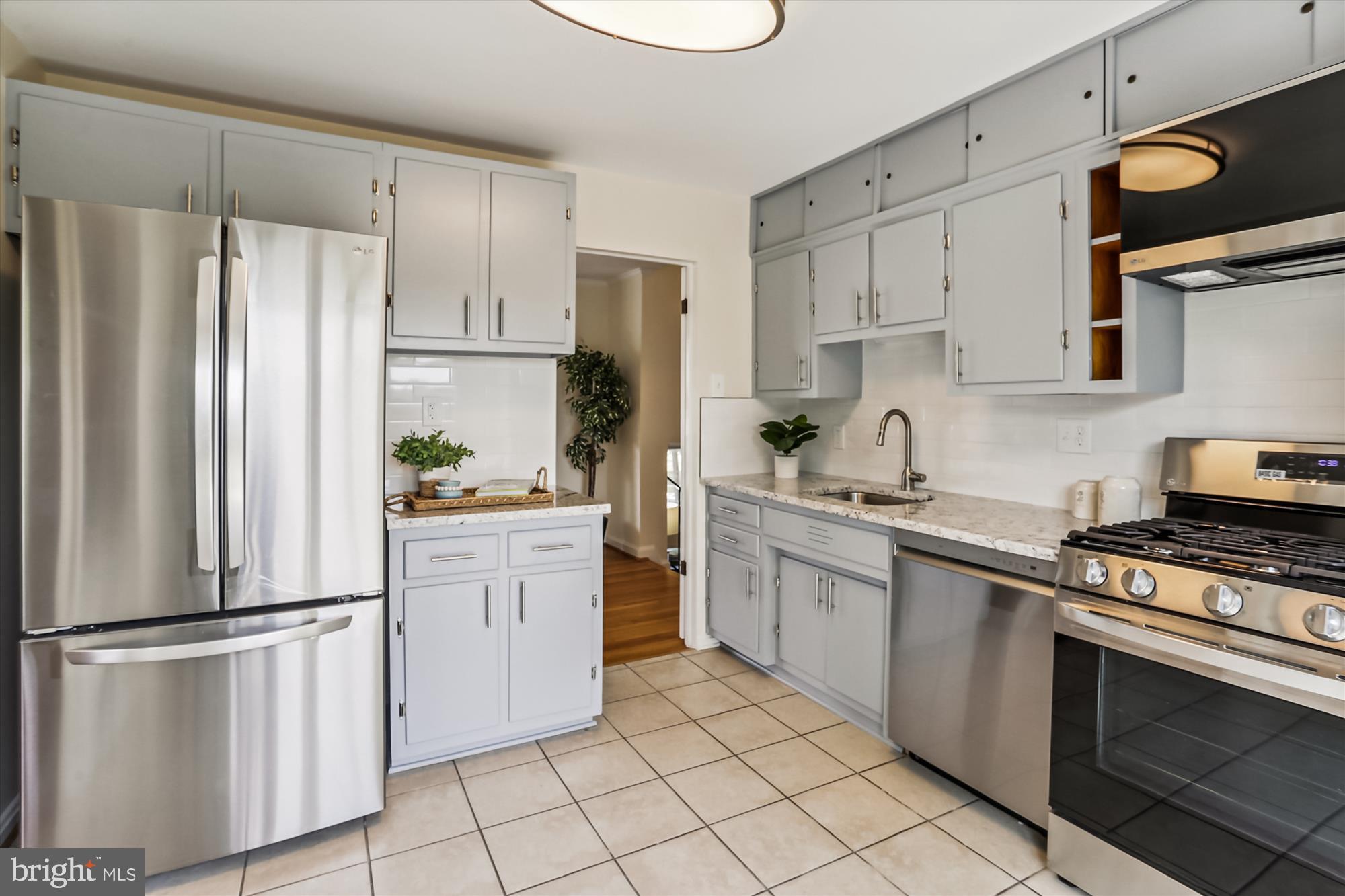 GREENWOOD KNOLLS - Residential