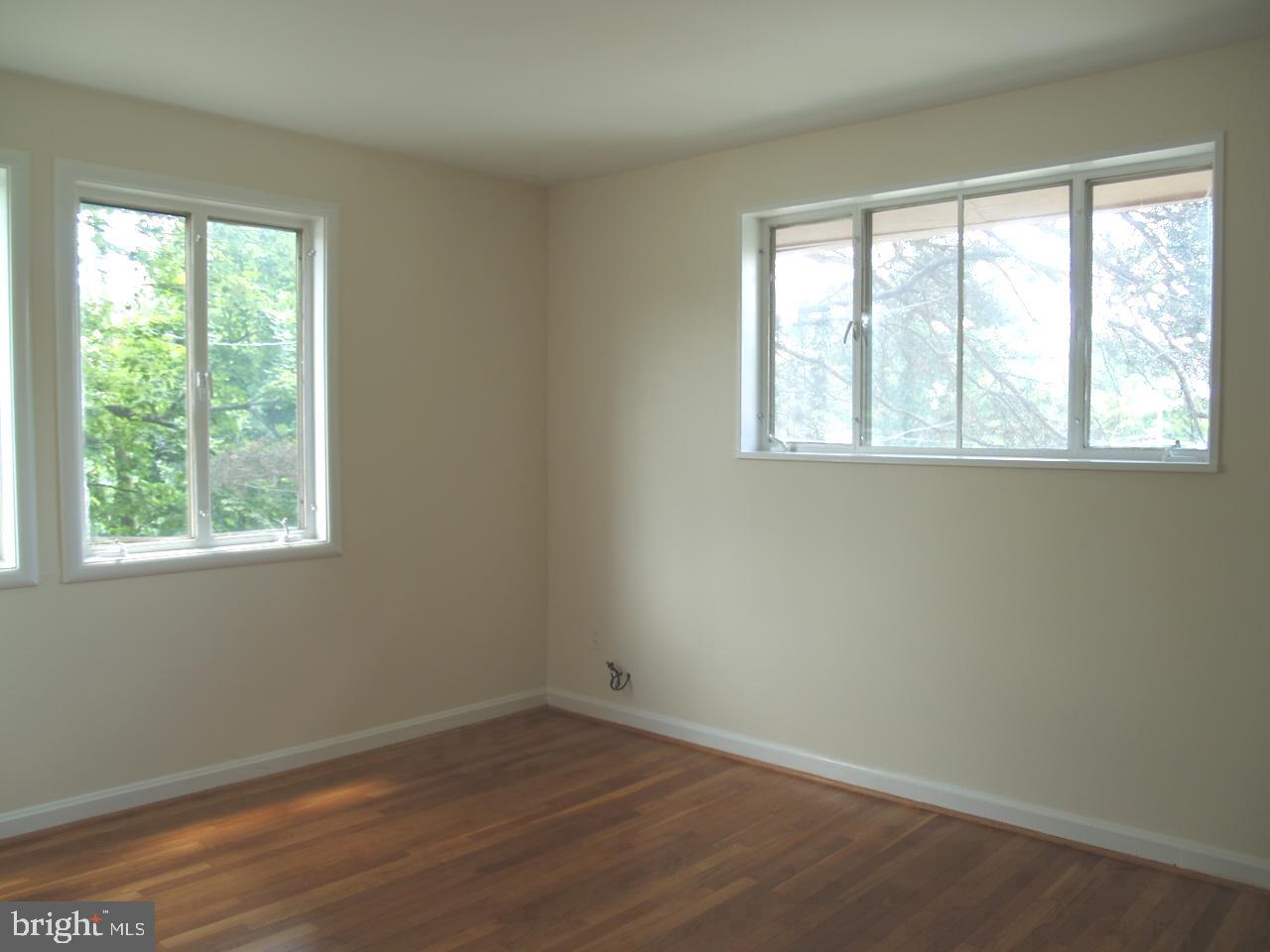 GREENWOOD KNOLLS - Residential