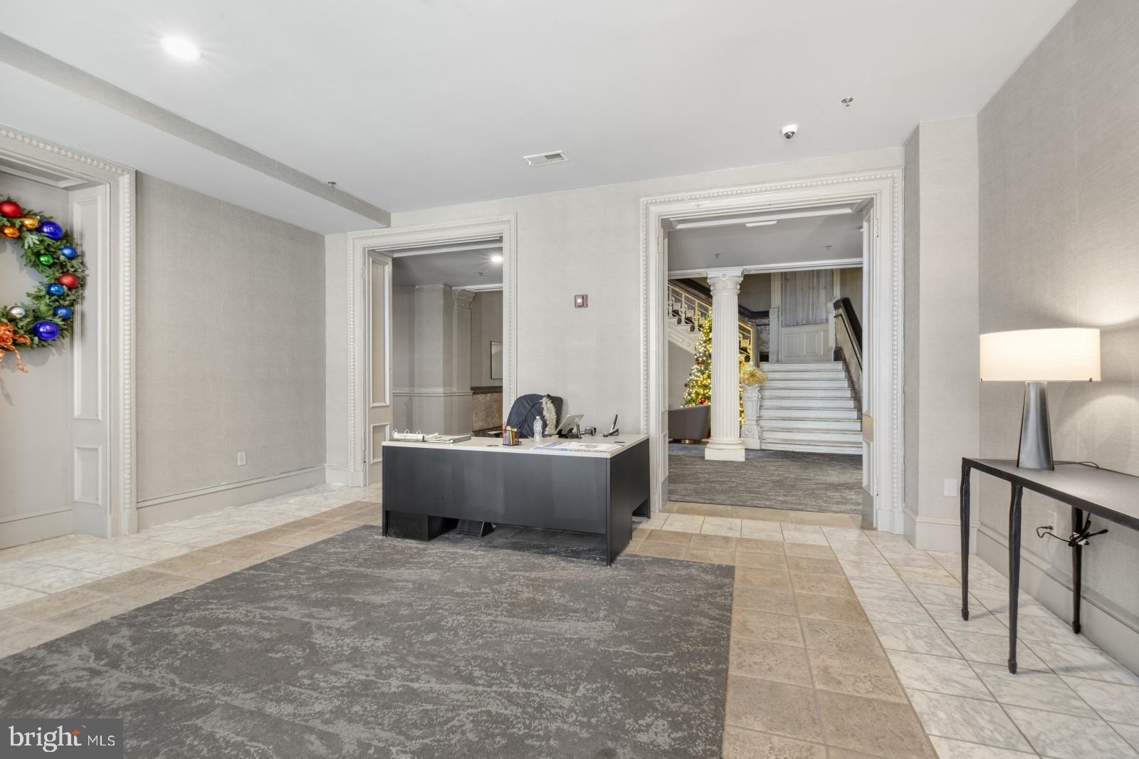 CENTER CITY - Residential Lease