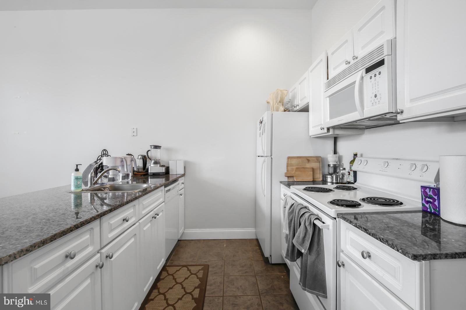 CENTER CITY - Residential Lease