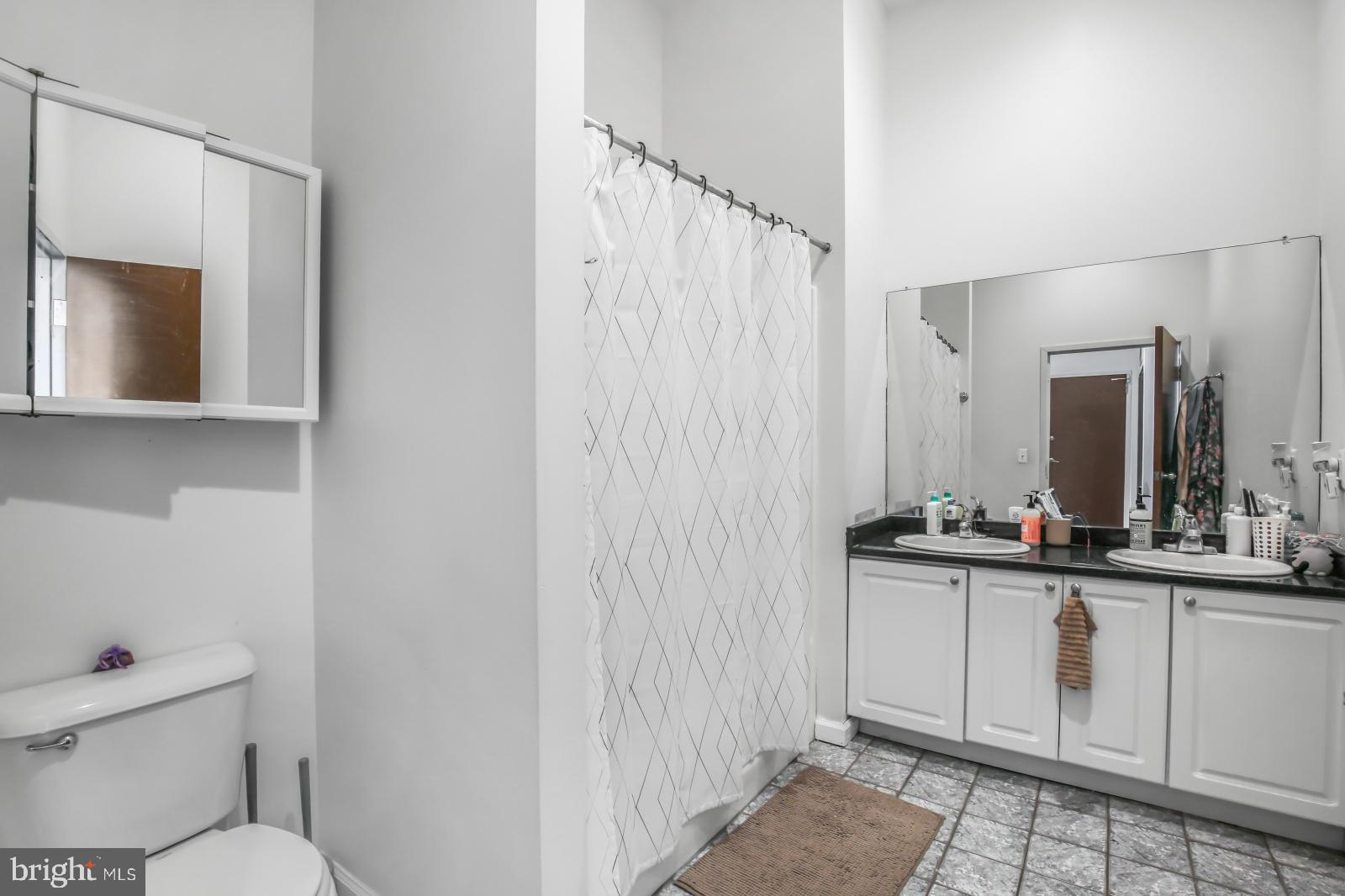 CENTER CITY - Residential Lease