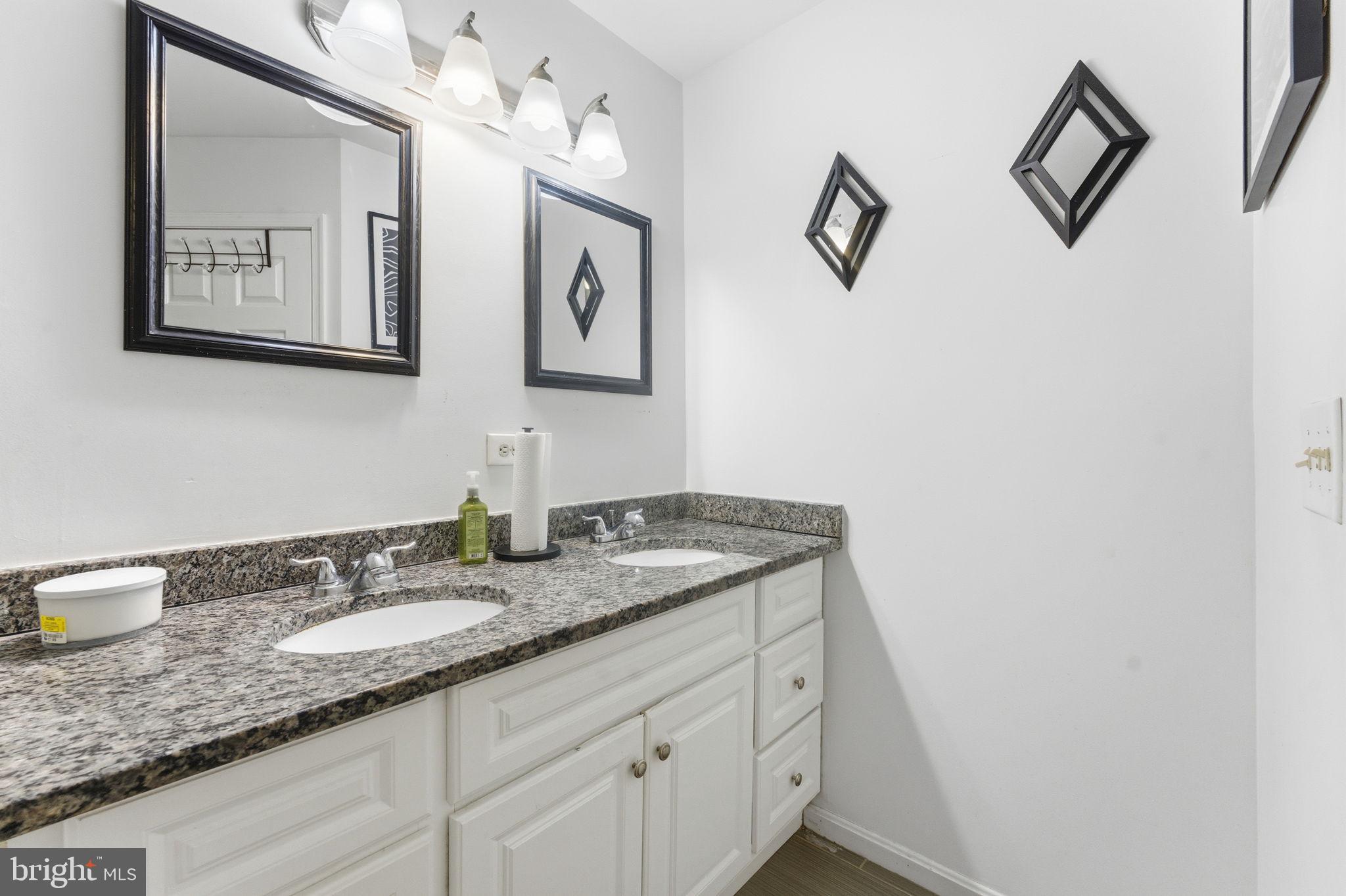 WELLINGTON/CLOVERHILL - Residential