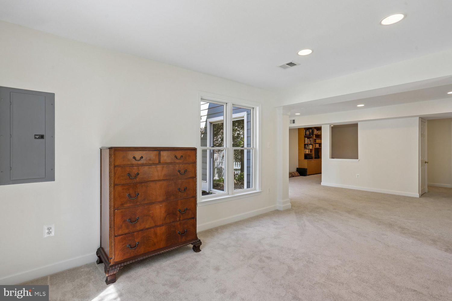 KENTLANDS - Residential