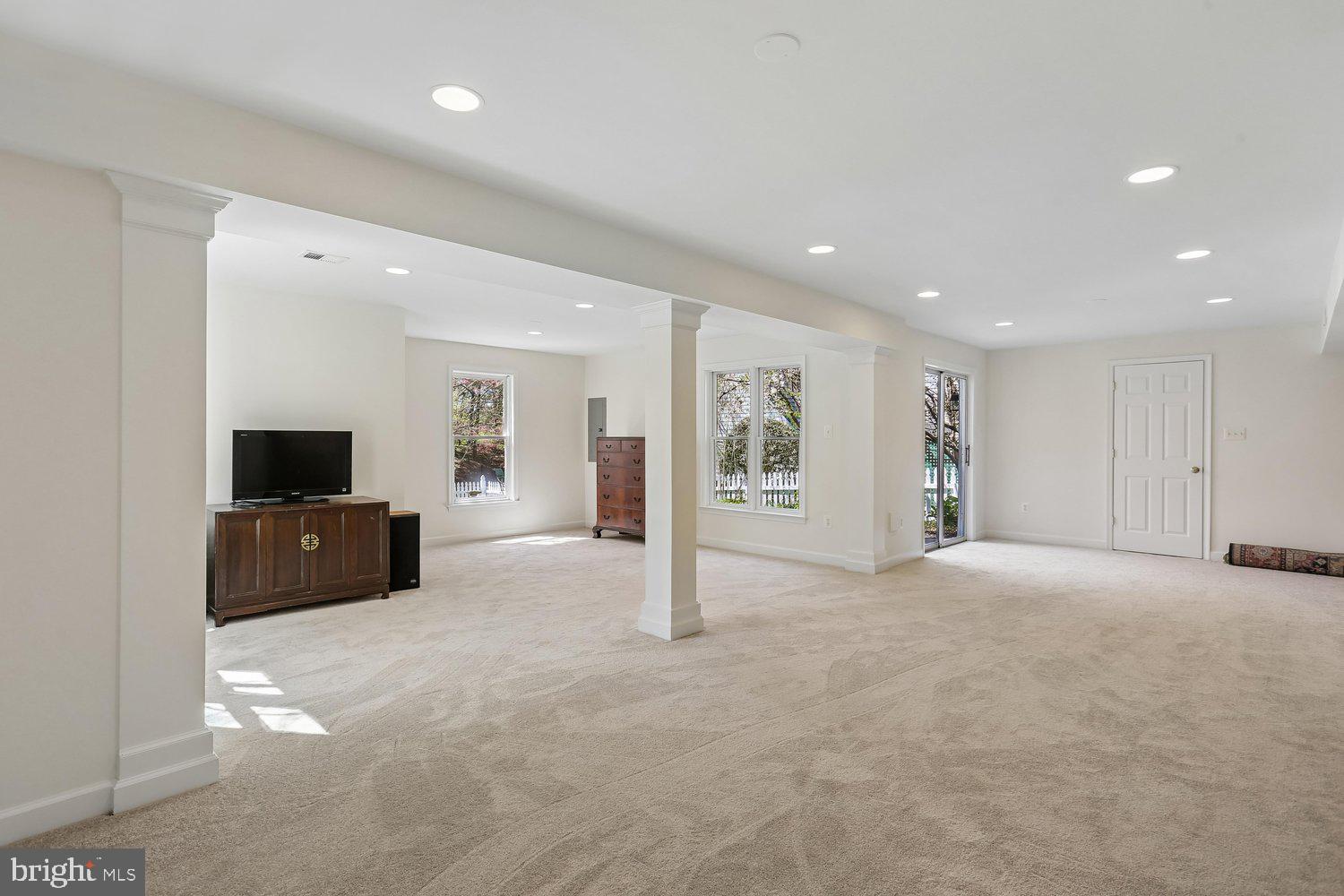 KENTLANDS - Residential