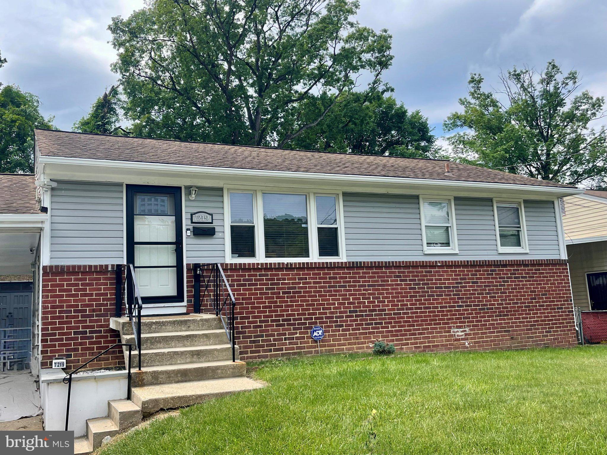 LANHAM WOODS - Residential
