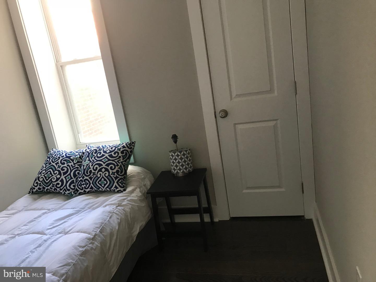POINT BREEZE - Residential