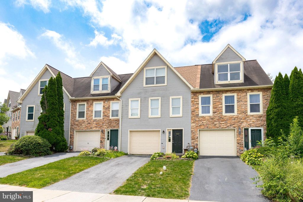 Photo of 152 ACORN LN, MOUNTVILLE, PA 17554 (MLS # PALA2037868)