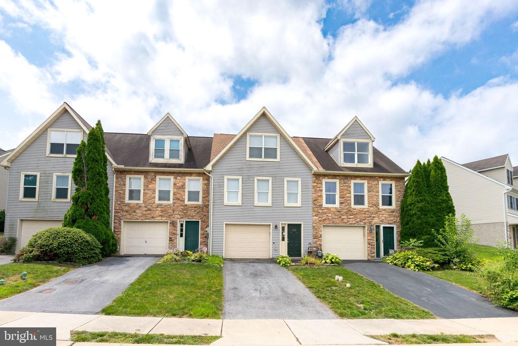 Photo of 152 ACORN LN, MOUNTVILLE, PA 17554 (MLS # PALA2037868)