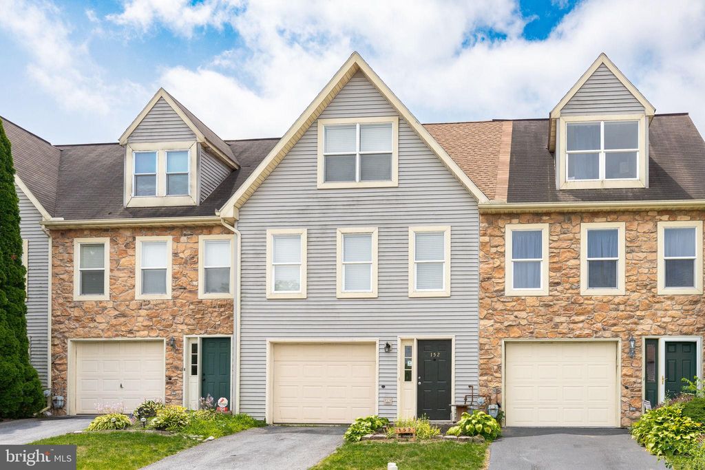 Photo of 152 ACORN LN, MOUNTVILLE, PA 17554 (MLS # PALA2037868)