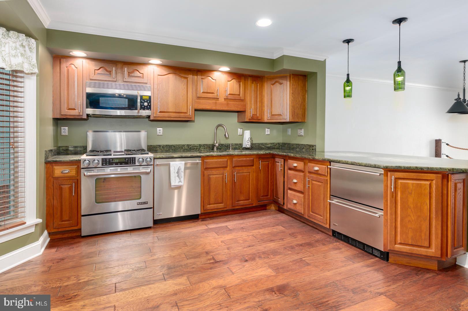 CAMBRIDGE LANDING - Residential